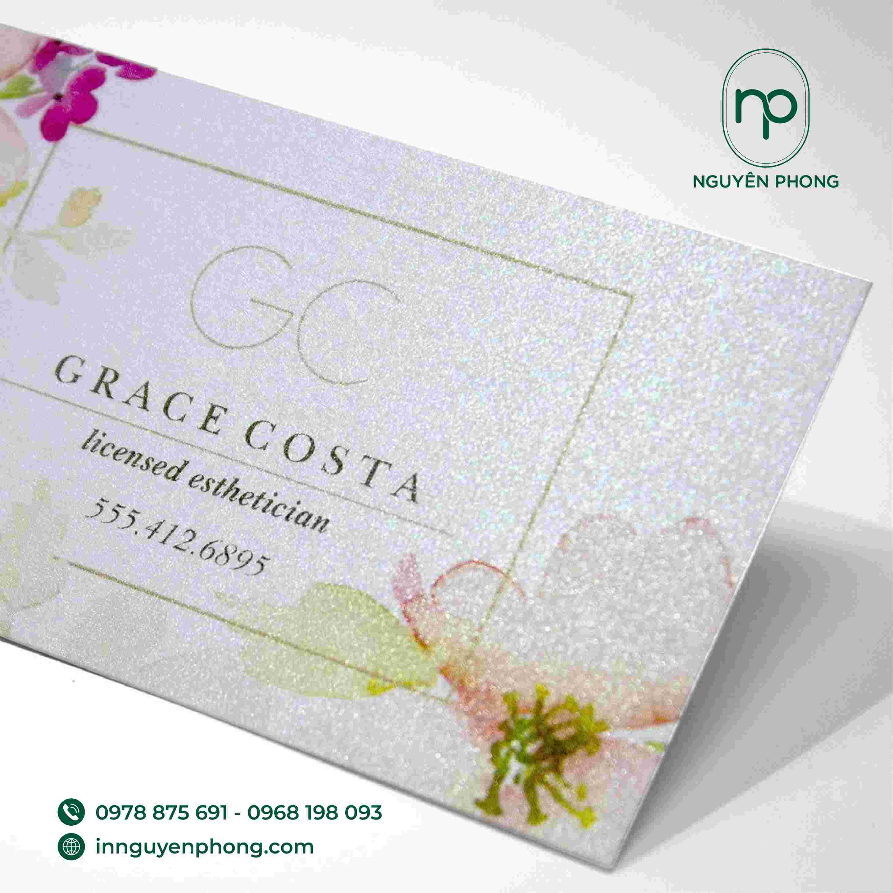 Mẫu thiết kế namecard màu sắc hài hòa 